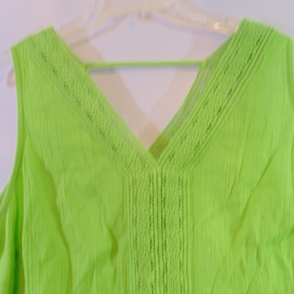 Catherines 0X Tank Top Blouse Green V Neck Top flowy - Picture 2 of 5